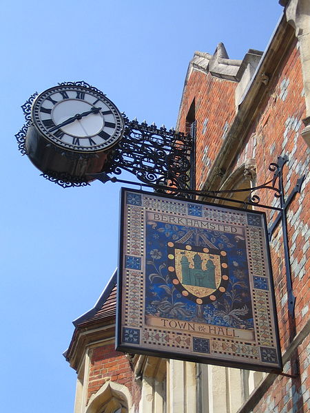 File:Berkhamsted Town Hall Clock (18357462).jpg