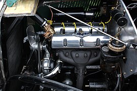 Engine of Riley 1½ Adelphi, left side