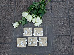 Stolperteine pour la famille Flinker.jpg