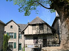 Saint-Augustin (Corrèze) - Maisons.JPG