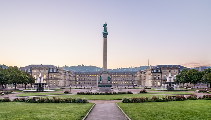     Neues Schloss and Jubiläumssäule (Schlossplatz Stuttgart).