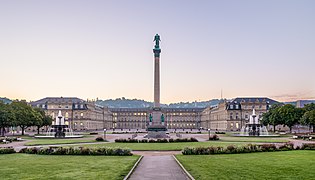 Neues Schloss Schlossplatzspringbrunnen Jubiläumssäule Schlossplatz Stuttgart 2015 02.jpg