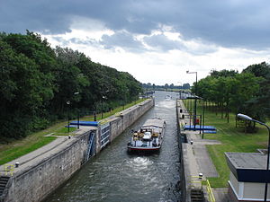 Heumense sluis Maaswaalkanaal