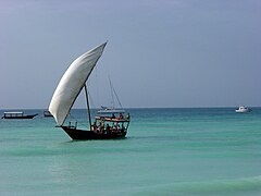 Dhow navegando cerca de Dar es-Salam.