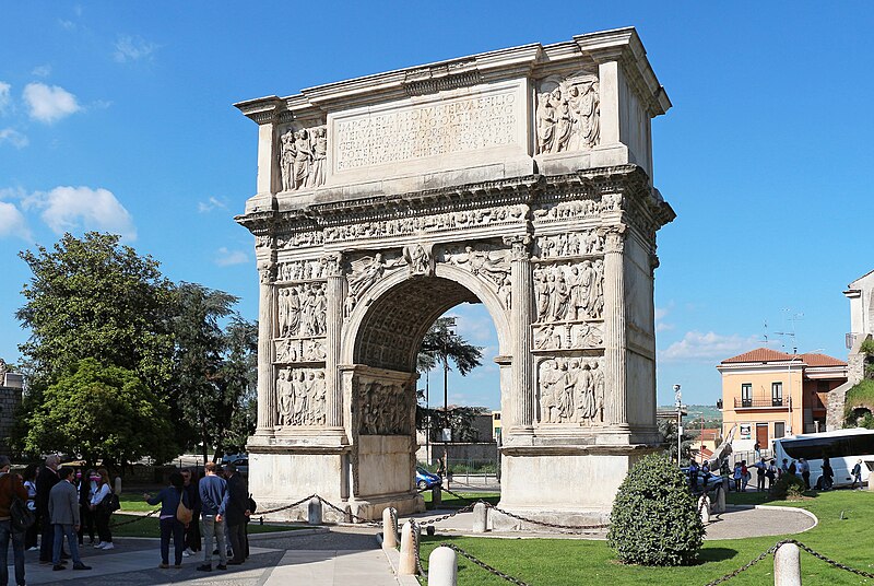 File:Arch of Trajan (Benevento) 01.jpg