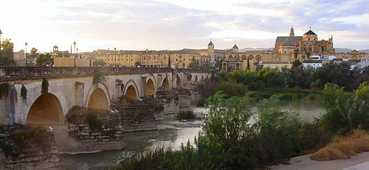 Español: El puente romano y la Mezquita English: The Roman Bridge and the Mosque-Cathedral