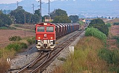 Un tren carregat de potassa en direcció a Manresa, a la bifurcació amb la línia de Sallent a Sant Iscle.