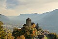 Nordwestflanke mit Bergfried im Herbst