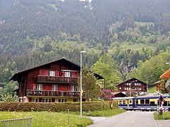 Berner Oberland-Bahn beim Bahnhof von Burglauenen - panoramio.jpg