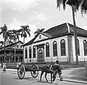 De Lutherse kerk aan de Waterkant in Paramaribo. Foto Willem van de Poll (1947)