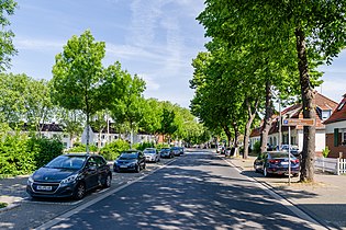 Die zentrale die Siedlung durchquerende Ebertstraße