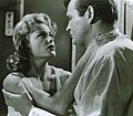 Avec Gregg Palmer, dans The Rebel Set (1959)