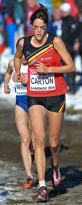 Louise Carton in actie tijdens het EK U23 Cross in 2014.