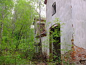 Transformatorstation, ruin. Jämför svartvita fotot överst på sidan.