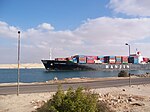 Buque portacontenedores Hanjin Kaohsiung transitando por el Canal de Suez