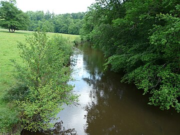 La Tardoire au pont de la RD 3, en limite d'Écuras et de Bussière-Badil.