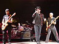 Gli U2 in concerto nel novembre 2005.