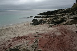 La plage des Sables Rouges.