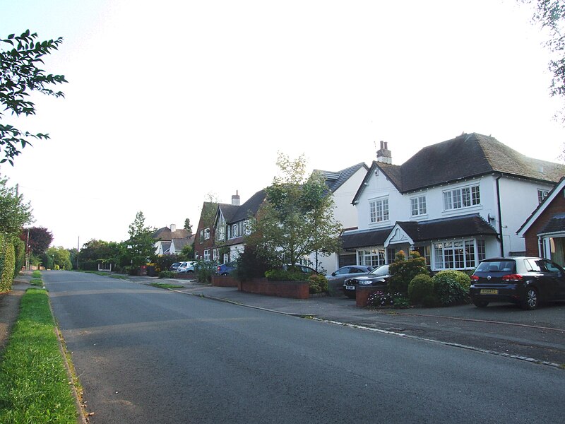 File:South Road, Hagley - geograph.org.uk - 3619443.jpg