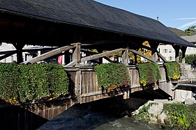 Vieux Pont sur la Vièze.