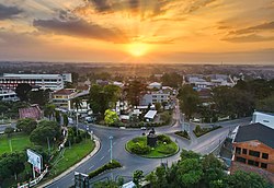 Pemandangan Monumen Jenderal Gatot Soebroto di Purwokerto