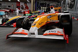 2008 Renault R28 Showcar F1.jpg