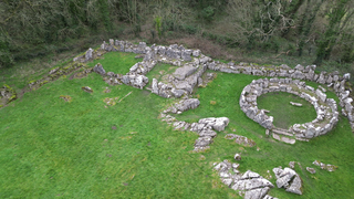 Pentref Celtaidd Din Lligwy Celtic village (pre-Roman) nr Moelfre, Ynys Mon, Wales 21.png