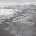 Canal de Suez en febrero de 1934. Fotografía aérea realizada por el piloto y fotógrafo suizo Walter Mittelholzer.