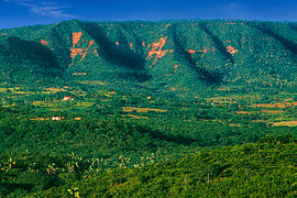 A Chapada do Araripe a partir do seu sopé no Crato