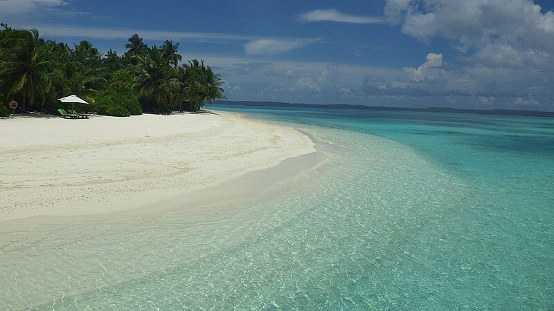 File:Maldives (15244800600).jpg