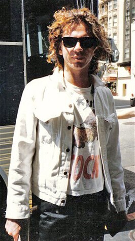 Hutchence in 1986