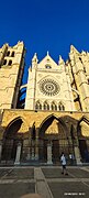 Catedral de León frente 2.jpg