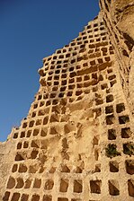 Le pigeonnier situé au pied du donjon.