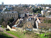 Vue depuis le rempart nord-ouest ; jusqu'en 1944, les fossés étaient tous aussi densément construits.