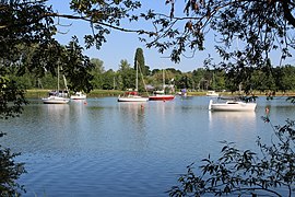 Etang-bateaux cepoy.jpg