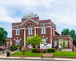 Farmington, Missouri City hall, May 2019