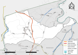 Carte en couleur présentant le réseau hydrographique de la commune