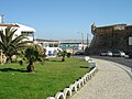 Jardim à entrada da fortaleza de Peniche