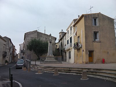 La place de la Liberté dans le vieux village.