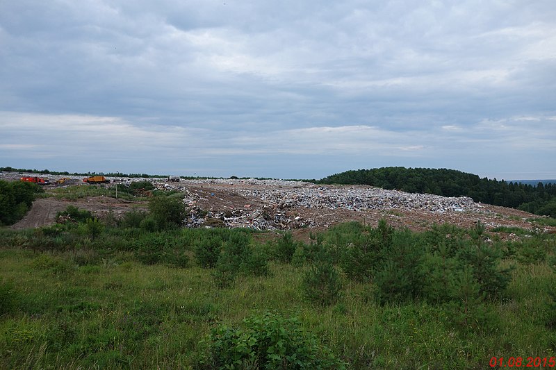 File:Votkinsk landfill.jpg