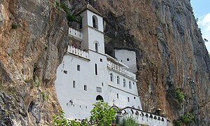 srpskopravoslavni manastir Ostrog, gornji manastir