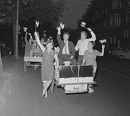 Landré op de bakfiets (eindexamen Toneelschool, 1964)