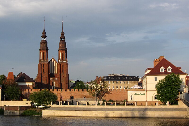 File:Oppeln Opole Kathedrale Katedra.JPG