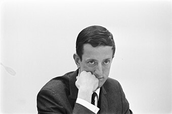 Foto van F.O.J. Sickinghe bij de Persconferentie van Raad van Bestuur van VMF Stork-Werkspoor over de berichten over personeelsinkrimping Amsterdam, 11 november 1969