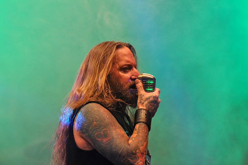 File:14-04-19 DevilDriver Dez Fafara 11.jpg