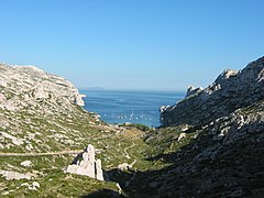 La calanque de Sormiou en 2002, vue depuis le col de Sormiou