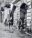 Patrouille der Aufständischen Anfang August 1944