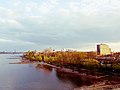 Gesamtansicht der Skyline von Bonn-Castell und dem Rhein von der Nordbrücke aus (April 2019)