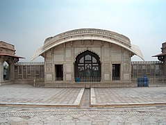 July 9 2005 - The Lahore Fort-Frontview of Naulakha pavallion.jpg