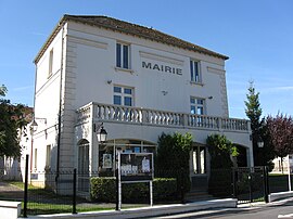 The town hall in Luzancy